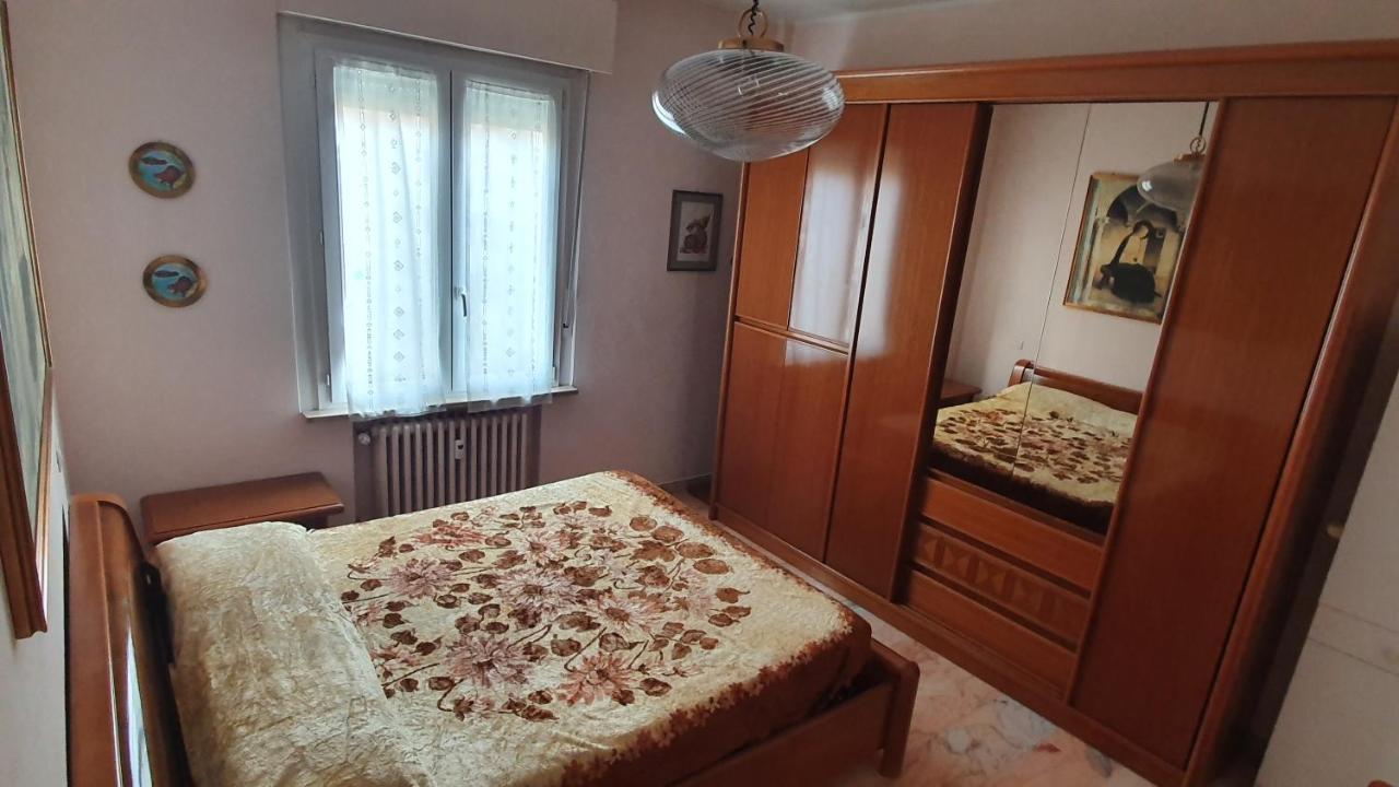 Comfort House 佩萨罗 外观 照片